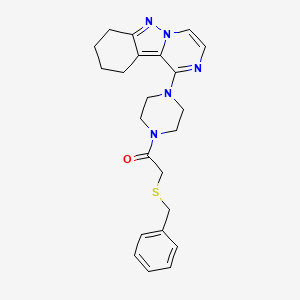 2-(Benzylthio)-1-(4-(7,8,9,10-tetrahydropyrazino[1,2-b]indazol-1-yl)piperazin-1-yl)ethanone