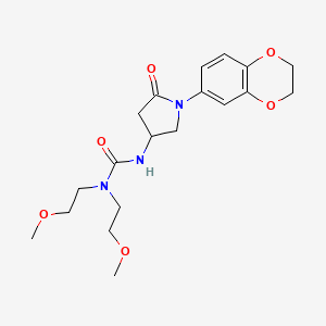 molecular formula C19H27N3O6 B2982861 3-(1-(2,3-二氢苯并[b][1,4]二氧杂环-6-基)-5-氧代吡咯烷-3-基)-1,1-双(2-甲氧基乙基)脲 CAS No. 894034-24-3