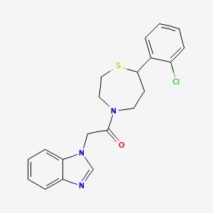 molecular formula C20H20ClN3OS B2983176 2-(1H-benzo[d]imidazol-1-yl)-1-(7-(2-chlorophenyl)-1,4-thiazepan-4-yl)ethanone CAS No. 1798486-87-9