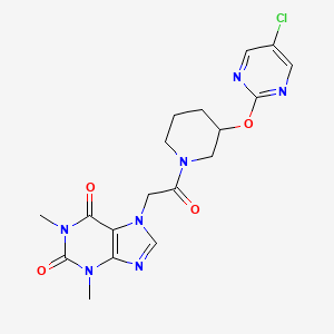 molecular formula C18H20ClN7O4 B2983236 7-(2-(3-((5-氯嘧啶-2-基)氧基)哌啶-1-基)-2-氧代乙基)-1,3-二甲基-1H-嘌呤-2,6(3H,7H)-二酮 CAS No. 2034330-04-4