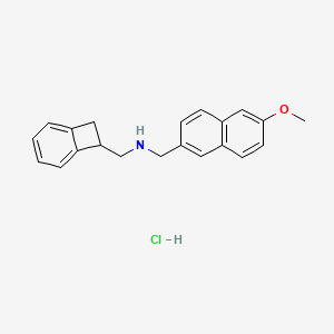 molecular formula C21H22ClNO B2983602 1-(7-Bicyclo[4.2.0]octa-1,3,5-trienyl)-N-[(6-methoxynaphthalen-2-yl)methyl]methanamine;hydrochloride CAS No. 2418723-66-5