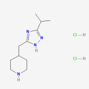 molecular formula C11H22Cl2N4 B2984448 4-{[5-(propan-2-yl)-1H-1,2,4-triazol-3-yl]methyl}piperidine dihydrochloride CAS No. 1955539-77-1