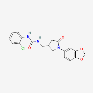 molecular formula C19H18ClN3O4 B2985184 1-((1-(苯并[d][1,3]二氧杂环-5-基)-5-氧代吡咯烷-3-基)甲基)-3-(2-氯苯基)脲 CAS No. 954660-91-4