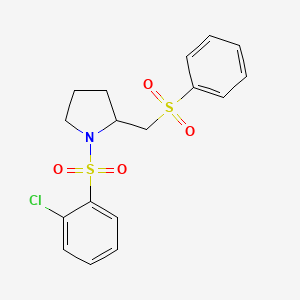 molecular formula C17H18ClNO4S2 B2985573 1-((2-氯苯基)磺酰基)-2-((苯磺酰基)甲基)吡咯烷 CAS No. 1797316-63-2