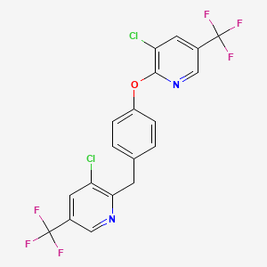 molecular formula C19H10Cl2F6N2O B2987548 3-氯-2-(4-{[3-氯-5-(三氟甲基)-2-吡啶基]氧}苄基)-5-(三氟甲基)吡啶 CAS No. 338410-46-1