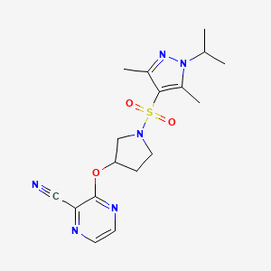 molecular formula C17H22N6O3S B2988772 3-((1-((1-isopropyl-3,5-dimethyl-1H-pyrazol-4-yl)sulfonyl)pyrrolidin-3-yl)oxy)pyrazine-2-carbonitrile CAS No. 2034398-22-4