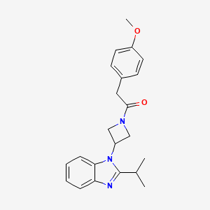 molecular formula C22H25N3O2 B2989261 2-(4-Methoxyphenyl)-1-[3-(2-propan-2-ylbenzimidazol-1-yl)azetidin-1-yl]ethanone CAS No. 2415621-63-3