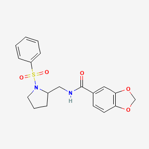 molecular formula C19H20N2O5S B2989427 N-((1-(苯磺酰基)吡咯烷-2-基)甲基)苯并[d][1,3]二氧杂环-5-甲酰胺 CAS No. 887861-89-4