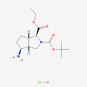 molecular formula C15H27ClN2O4 B2990116 2-O-叔丁基 3-O-乙基 (3S,3aS,6S,6aR)-6-氨基-3,3a,4,5,6,6a-六氢-1H-环戊[c]吡咯-2,3-二羧酸酯；盐酸盐 CAS No. 2445750-25-2
