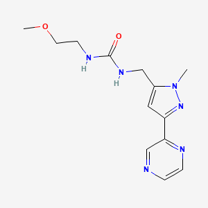 molecular formula C13H18N6O2 B2990754 1-(2-methoxyethyl)-3-((1-methyl-3-(pyrazin-2-yl)-1H-pyrazol-5-yl)methyl)urea CAS No. 2034323-59-4
