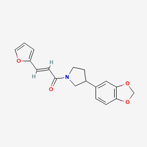 molecular formula C18H17NO4 B2991678 (E)-1-(3-(benzo[d][1,3]dioxol-5-yl)pyrrolidin-1-yl)-3-(furan-2-yl)prop-2-en-1-one CAS No. 2035008-08-1
