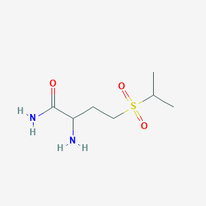 molecular formula C7H16N2O3S B2992845 2-氨基-4-丙烷-2-磺酰基丁酰胺 CAS No. 1692564-50-3