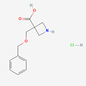 molecular formula C12H16ClNO3 B2993749 3-(苯甲氧甲基)氮杂环丁烷-3-羧酸；盐酸盐 CAS No. 2551117-00-9