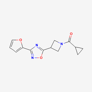molecular formula C13H13N3O3 B2994503 Cyclopropyl(3-(3-(furan-2-yl)-1,2,4-oxadiazol-5-yl)azetidin-1-yl)methanone CAS No. 1428347-58-3