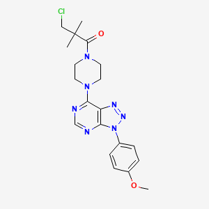 3-chloro-1-(4-(3-(4-methoxyphenyl)-3H-[1,2,3]triazolo[4,5-d]pyrimidin-7-yl)piperazin-1-yl)-2,2-dimethylpropan-1-one