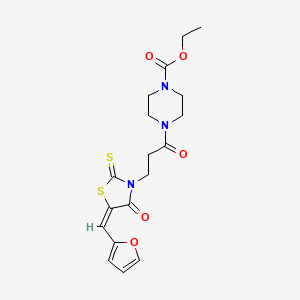 molecular formula C18H21N3O5S2 B2996741 (E)-ethyl 4-(3-(5-(furan-2-ylmethylene)-4-oxo-2-thioxothiazolidin-3-yl)propanoyl)piperazine-1-carboxylate CAS No. 612803-70-0