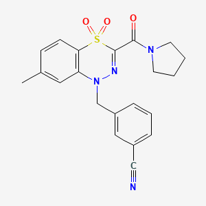 molecular formula C21H20N4O3S B2996774 3-{[7-methyl-4,4-dioxo-3-(1-pyrrolidinylcarbonyl)-4lambda~6~,1,2-benzothiadiazin-1(4H)-yl]methyl}benzonitrile CAS No. 1251556-29-2
