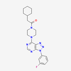 molecular formula C22H26FN7O B2997177 2-环己基-1-(4-(3-(3-氟苯基)-3H-[1,2,3]三唑并[4,5-d]嘧啶-7-基)哌嗪-1-基)乙酮 CAS No. 920366-73-0