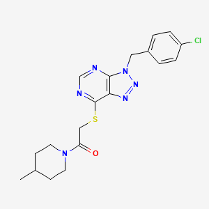 molecular formula C19H21ClN6OS B2998483 2-[3-[(4-Chlorophenyl)methyl]triazolo[4,5-d]pyrimidin-7-yl]sulfanyl-1-(4-methylpiperidin-1-yl)ethanone CAS No. 896678-30-1