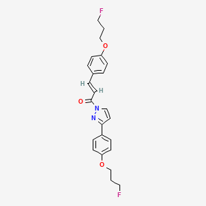 molecular formula C24H24F2N2O3 B2999056 (E)-3-[4-(3-fluoropropoxy)phenyl]-1-[3-[4-(3-fluoropropoxy)phenyl]pyrazol-1-yl]prop-2-en-1-one CAS No. 477711-08-3