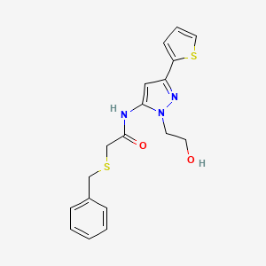 molecular formula C18H19N3O2S2 B3002487 2-(benzylthio)-N-(1-(2-hydroxyethyl)-3-(thiophen-2-yl)-1H-pyrazol-5-yl)acetamide CAS No. 1219842-16-6
