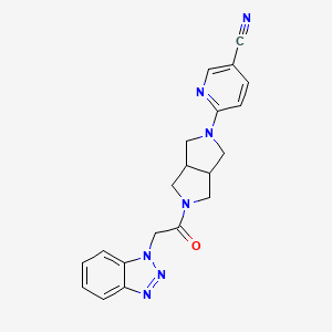 molecular formula C20H19N7O B3002767 6-[5-[2-(Benzotriazol-1-yl)acetyl]-1,3,3a,4,6,6a-hexahydropyrrolo[3,4-c]pyrrol-2-yl]pyridine-3-carbonitrile CAS No. 2415490-40-1
