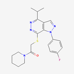 2-((1-(4-fluorophenyl)-4-isopropyl-1H-pyrazolo[3,4-d]pyridazin-7-yl)thio)-1-(piperidin-1-yl)ethanone