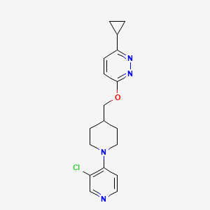 molecular formula C18H21ClN4O B3003609 3-[[1-(3-Chloropyridin-4-yl)piperidin-4-yl]methoxy]-6-cyclopropylpyridazine CAS No. 2320534-99-2