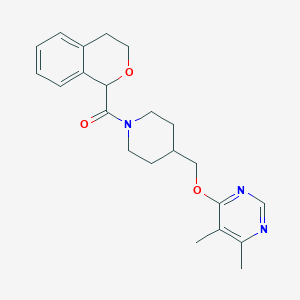 B3005230 3,4-Dihydro-1H-isochromen-1-yl-[4-[(5,6-dimethylpyrimidin-4-yl)oxymethyl]piperidin-1-yl]methanone CAS No. 2379972-63-9
