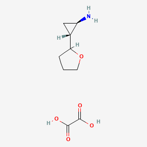 molecular formula C9H15NO5 B3007176 草酸；(1R,2R)-2-(氧杂环-2-基)环丙-1-胺 CAS No. 1909301-22-9