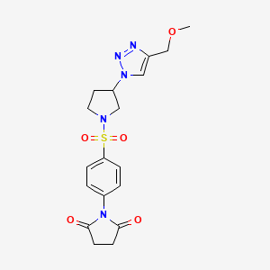 molecular formula C18H21N5O5S B3008463 1-[4-({3-[4-(甲氧基甲基)-1H-1,2,3-三唑-1-基]吡咯烷-1-基}磺酰基)苯基]吡咯烷-2,5-二酮 CAS No. 2097884-11-0