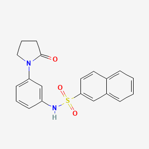 molecular formula C20H18N2O3S B3008747 N-[3-(2-氧代吡咯烷-1-基)苯基]萘-2-磺酰胺 CAS No. 942012-97-7