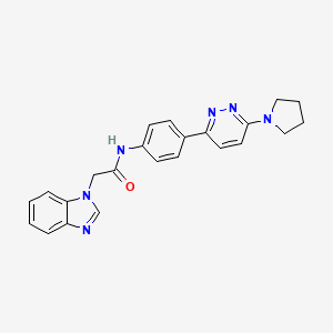 molecular formula C23H22N6O B3009650 2-(1H-苯并[d]咪唑-1-基)-N-(4-(6-(吡咯烷-1-基)哒嗪-3-基)苯基)乙酰胺 CAS No. 1207040-37-6