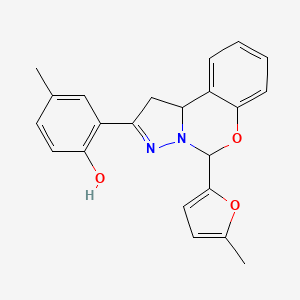 molecular formula C22H20N2O3 B3009892 4-methyl-2-(5-(5-methylfuran-2-yl)-5,10b-dihydro-1H-benzo[e]pyrazolo[1,5-c][1,3]oxazin-2-yl)phenol CAS No. 899984-66-8