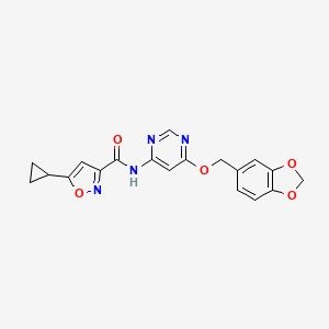 molecular formula C19H16N4O5 B3010717 N-(6-(苯并[d][1,3]二氧杂环-5-基甲氧基)嘧啶-4-基)-5-环丙基异恶唑-3-甲酰胺 CAS No. 1396851-93-6