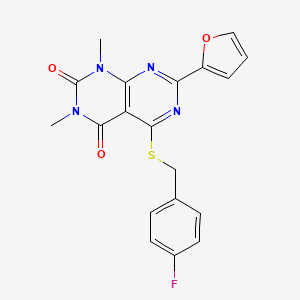 B3011070 5-((4-fluorobenzyl)thio)-7-(furan-2-yl)-1,3-dimethylpyrimido[4,5-d]pyrimidine-2,4(1H,3H)-dione CAS No. 847191-18-8