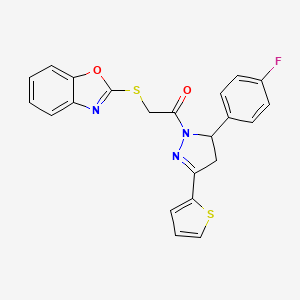 molecular formula C22H16FN3O2S2 B3011316 2-(benzo[d]oxazol-2-ylthio)-1-(5-(4-fluorophenyl)-3-(thiophen-2-yl)-4,5-dihydro-1H-pyrazol-1-yl)ethanone CAS No. 403843-02-7