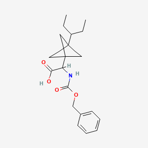 2-(3-Pentan-3-yl-1-bicyclo[1.1.1]pentanyl)-2-(phenylmethoxycarbonylamino)acetic acid