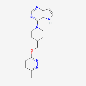 molecular formula C18H22N6O B3012186 6-Methyl-4-[4-[(6-methylpyridazin-3-yl)oxymethyl]piperidin-1-yl]-5H-pyrrolo[3,2-d]pyrimidine CAS No. 2319717-92-3