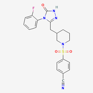 molecular formula C21H20FN5O3S B3013052 4-((3-((4-(2-fluorophenyl)-5-oxo-4,5-dihydro-1H-1,2,4-triazol-3-yl)methyl)piperidin-1-yl)sulfonyl)benzonitrile CAS No. 2034585-94-7