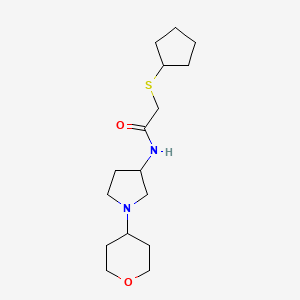 2-Cyclopentylsulfanyl-N-[1-(oxan-4-yl)pyrrolidin-3-yl]acetamide