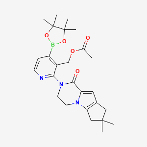 molecular formula C26H34BN3O5 B3013411 (2-(7,7-dimethyl-1-oxo-3,4,7,8-tetrahydro-1H-cyclopenta[4,5]pyrrolo[1,2-a]pyrazin-2(6H)-yl)-4-(4,4,5,5-tetramethyl-1,3,2-dioxaborolan-2-yl)pyridin-3-yl)methyl acetate CAS No. 1899834-77-5