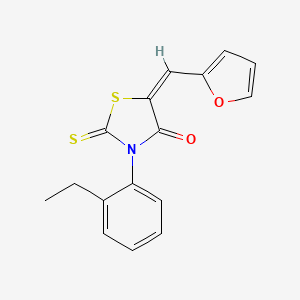 molecular formula C16H13NO2S2 B3014664 (E)-3-(2-ethylphenyl)-5-(furan-2-ylmethylene)-2-thioxothiazolidin-4-one CAS No. 880638-81-3