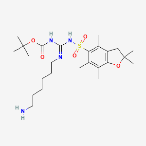 molecular formula C25H42N4O5S B3014796 tert-butyl N-[N'-(6-aminohexyl)-N-[(2,2,4,6,7-pentamethyl-3H-1-benzofuran-5-yl)sulfonyl]carbamimidoyl]carbamate CAS No. 1263049-08-6
