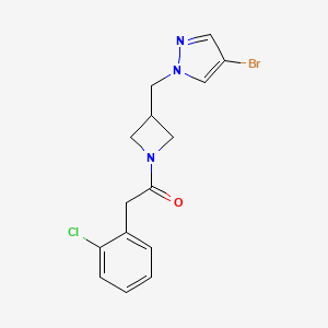 molecular formula C15H15BrClN3O B3015523 1-[3-[(4-Bromopyrazol-1-yl)methyl]azetidin-1-yl]-2-(2-chlorophenyl)ethanone CAS No. 2415571-84-3