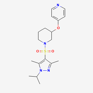 molecular formula C18H26N4O3S B3015619 4-((1-((1-isopropyl-3,5-dimethyl-1H-pyrazol-4-yl)sulfonyl)piperidin-3-yl)oxy)pyridine CAS No. 2034619-50-4