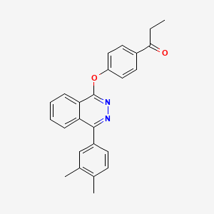 B3015957 1-(4-((4-(3,4-Dimethylphenyl)phthalazin-1-yl)oxy)phenyl)propan-1-one CAS No. 496027-82-8