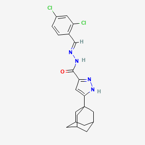 molecular formula C21H22Cl2N4O B3016514 5-(1-adamantyl)-N-[(E)-(2,4-dichlorophenyl)methylideneamino]-1H-pyrazole-3-carboxamide CAS No. 1285641-72-6