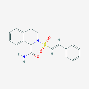 molecular formula C18H18N2O3S B3016580 2-[(E)-2-苯乙烯基]磺酰基-3,4-二氢-1H-异喹啉-1-甲酰胺 CAS No. 1311998-85-2