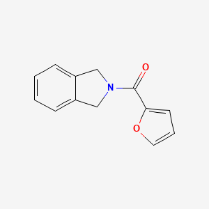 molecular formula C13H11NO2 B3018074 Furan-2-yl(isoindolin-2-yl)methanone CAS No. 1490665-63-8